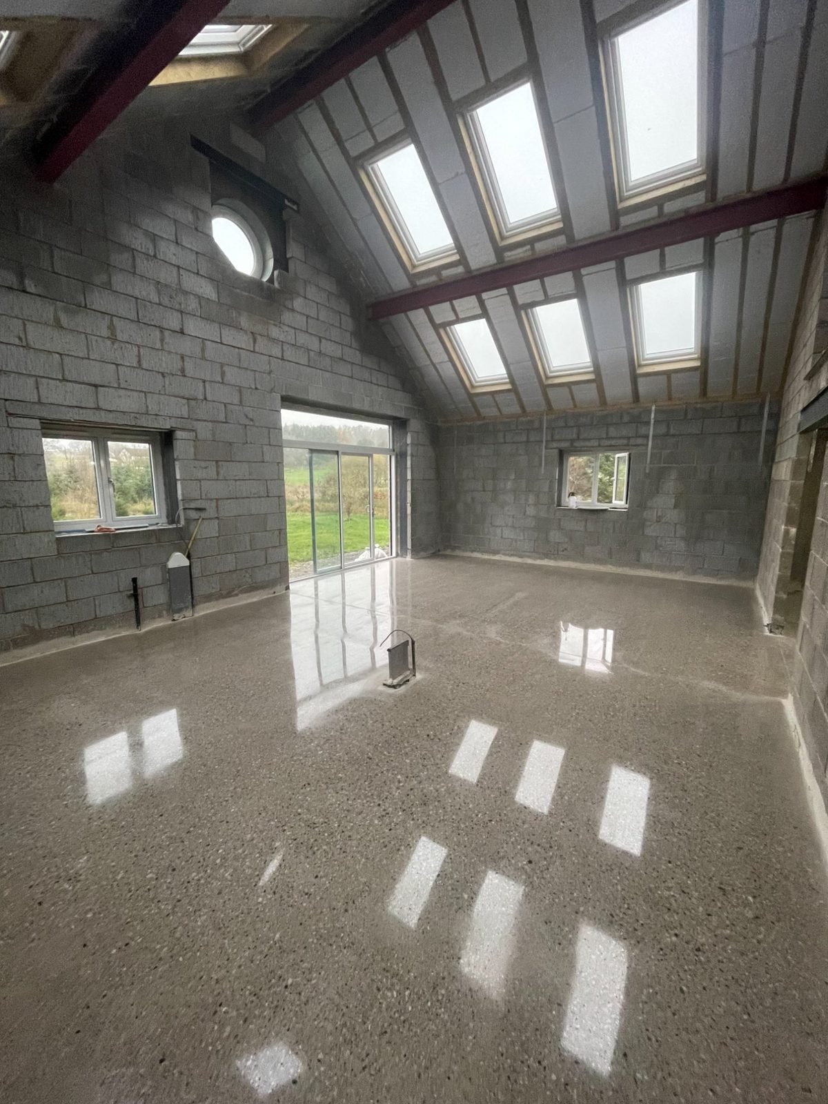 Full aggregate exposure polished concrete - 3500g natural finish