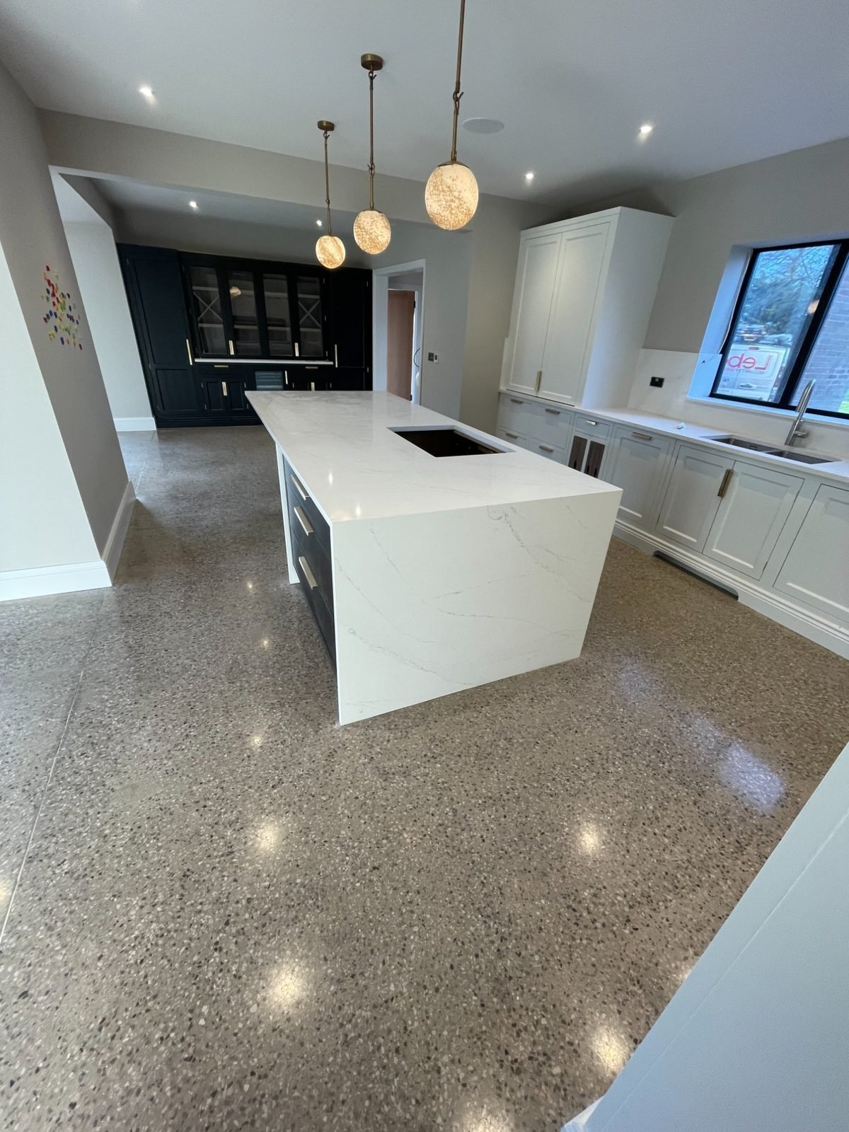 Full aggregate polished concrete kitchen - 1500g natural finish