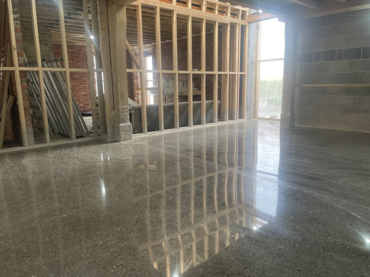 Full aggregate exposure polished concrete - 3500g hallway finish