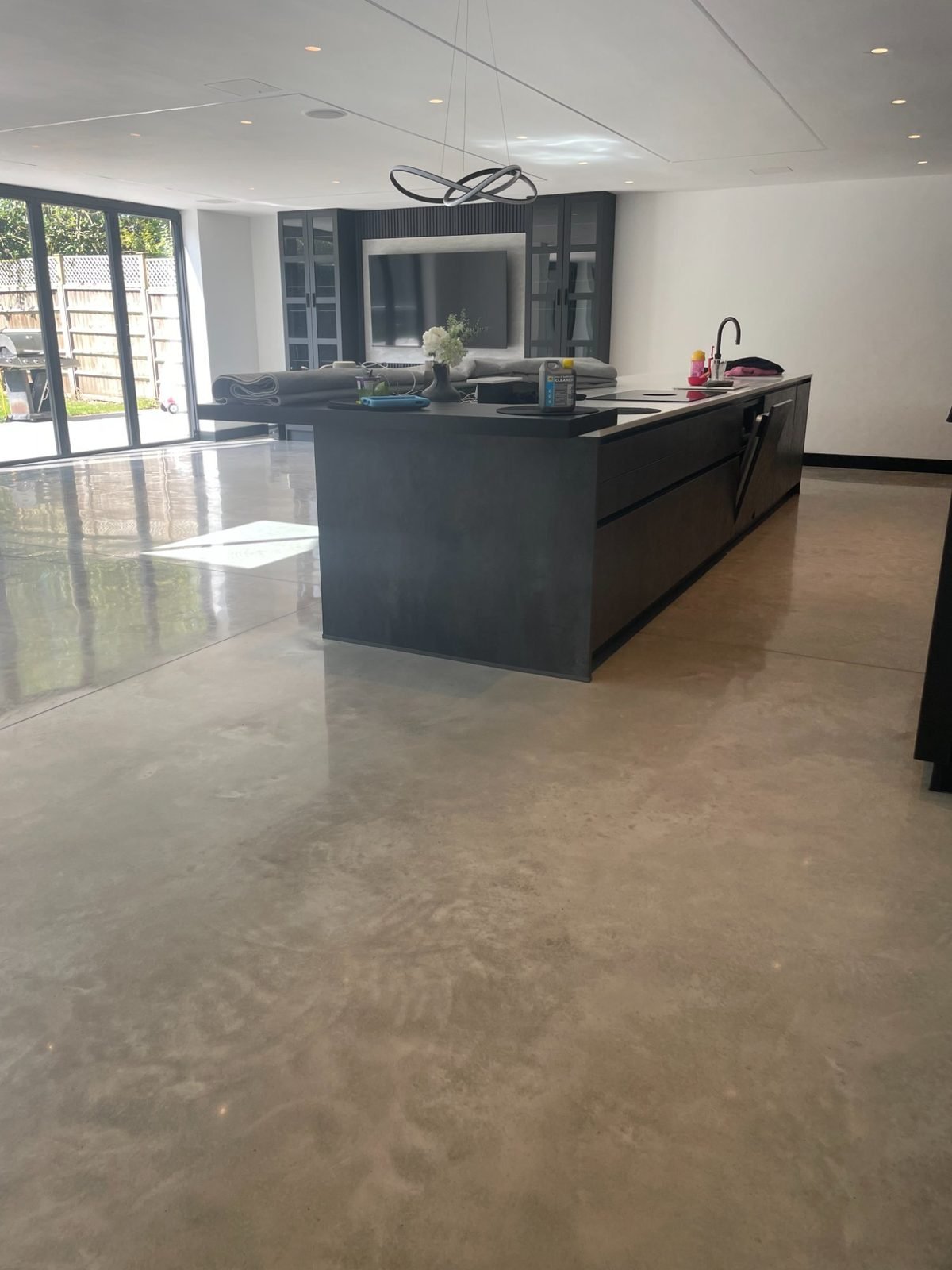 Silver 3000g polished concrete - residential kitchen floor UK