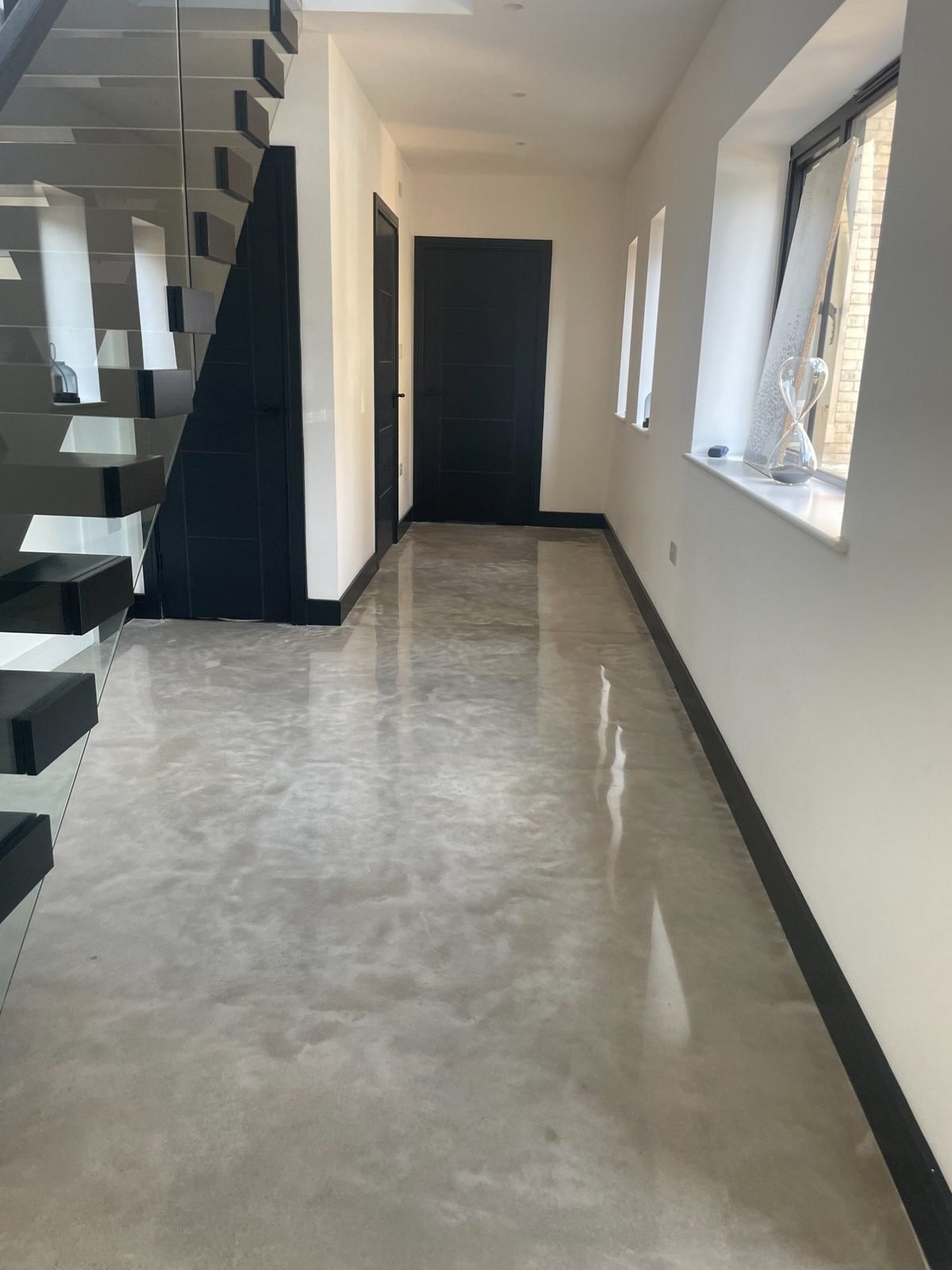 Silver 3000g polished concrete hallway - residential home UK