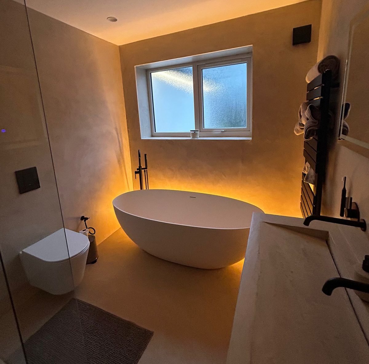 Grey microcement bathroom walls - contemporary wet room